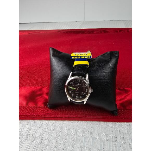 Q&Q Quartz Watch Black Dial Leather Band WR Women New- Open Box - Picture 4 of 6